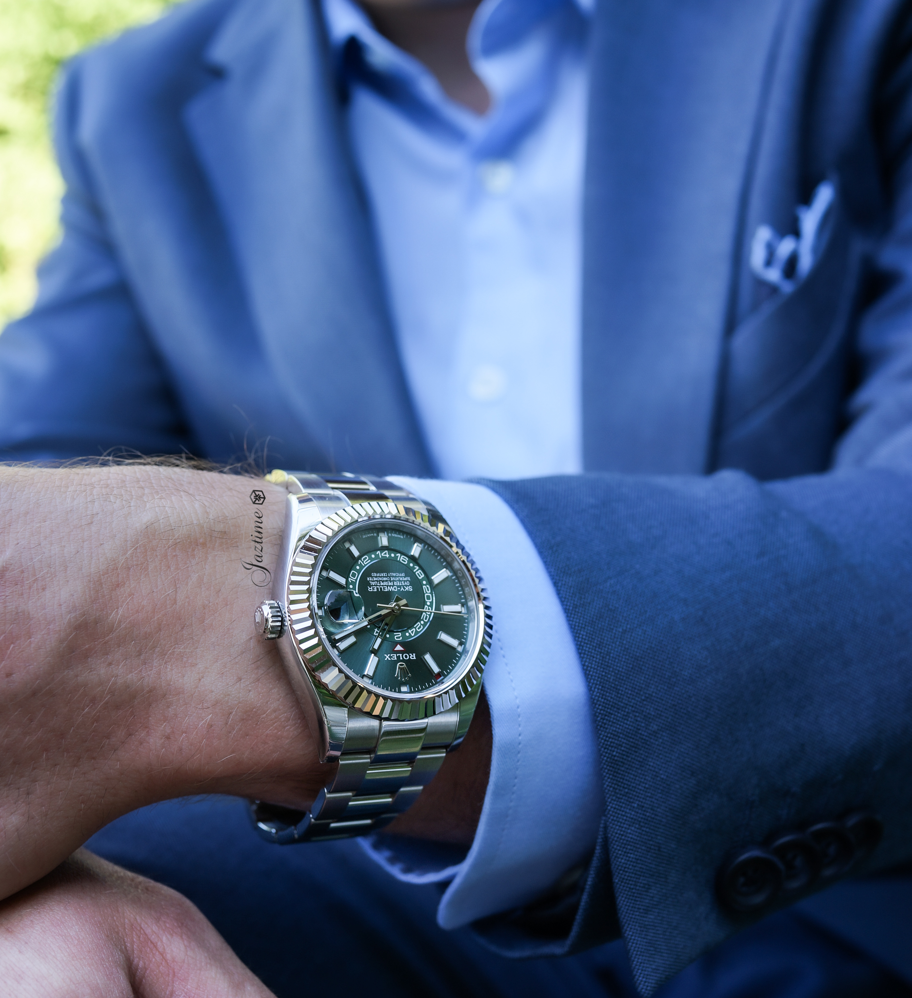 Rolex Sky-Dweller 336934 White Gold:Steel with Mint Green Dial Oyster Bracelet - Jaztime blog - Lowest priced luxury watches