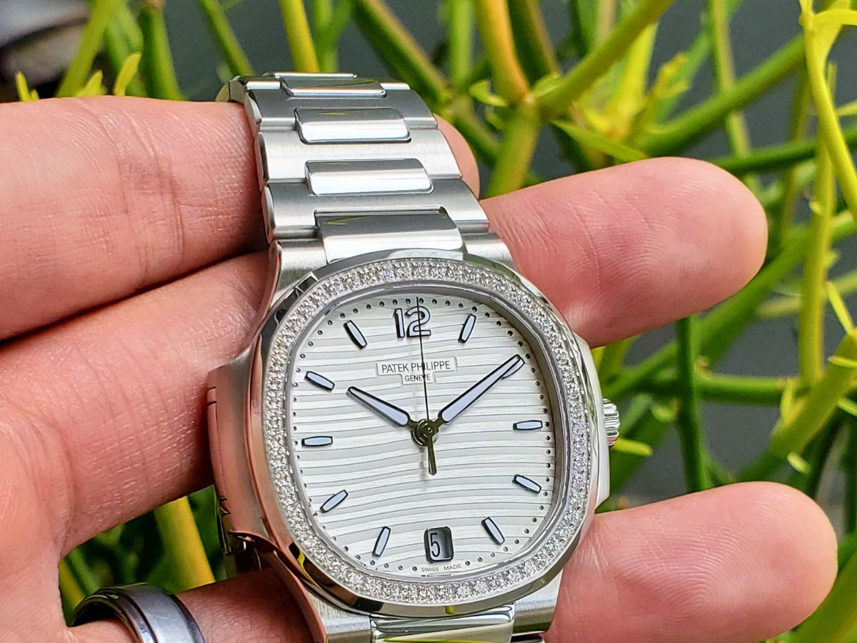 Patek Philippe Nautilus Ladies Stainless Steel Silver Opaline Dial 71181200A-010 - Jaztime Blog - New & Used Luxury Watches - Orange County - CA - Jaztime Blog (3)