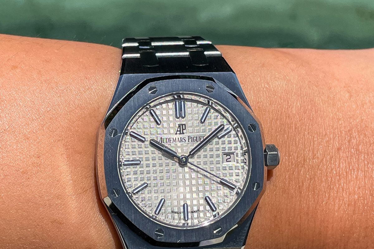 LADIES 34MM - AUDEMARS PIGUET ROYAL OAK WATCHES - Jaztime Blog - New & Used Luxury Watches - Orange County - CA