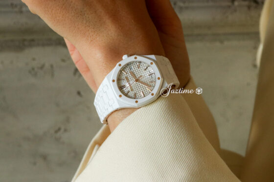 Audemars Piguet Royal Oak 34mm White Ceramic 77350CB.OO.1266CB.01 Live Pic 3