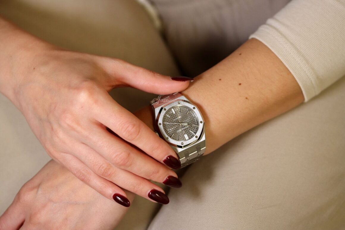 Audemars Piguet Royal Oak 15450ST.OO.1256ST.02 Review: The Most
