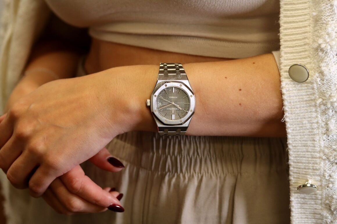 Audemars Piguet Royal Oak 15450ST.OO.1256ST.02 Review: The Most