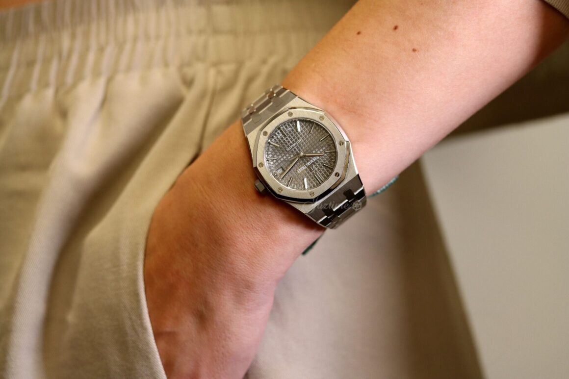 Audemars Piguet Royal Oak 15450ST.OO.1256ST.02 Review: The Most