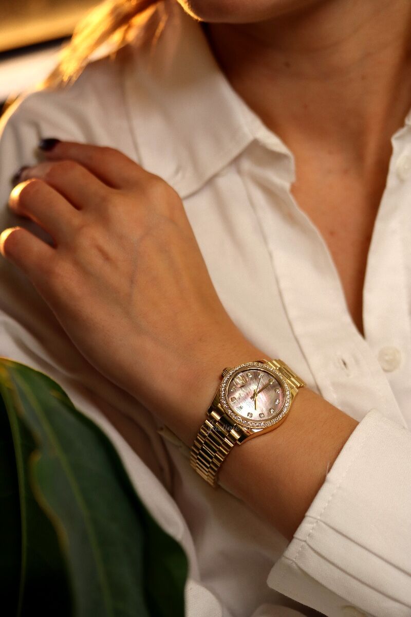 ローレル ゴールド Rolex Datejust 31 Yellow Gold Black Mother of Pearl Diamond Bezel