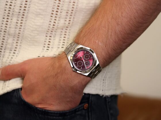 Vacheron Constantin Overseas Perpetual Calendar Ultra-Thin White Gold Burgundy Dial 4300V/220G-H151