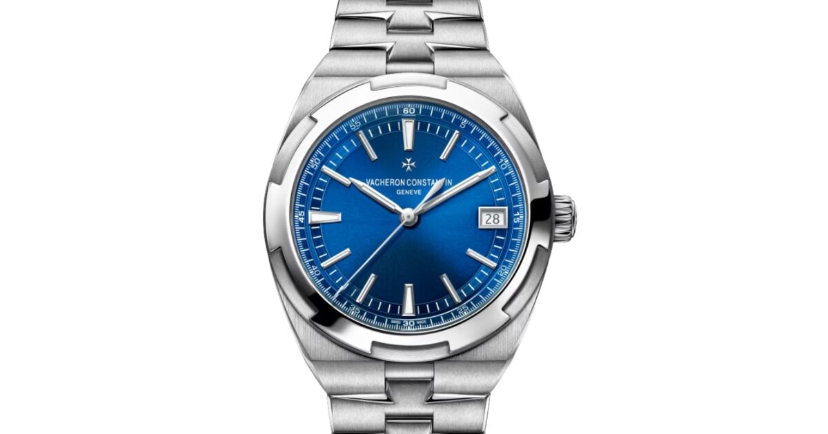 Vacheron Constantin Overseas Self Winding Steel Blue Dial 4500V 110A B128 BRAND NEW
