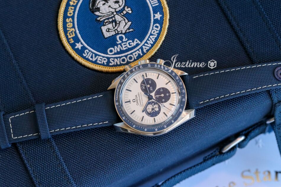 Omega Speedmaster 50th Anniversary Chronograph Silver Snoopy Award 310.32.42.50.02.001