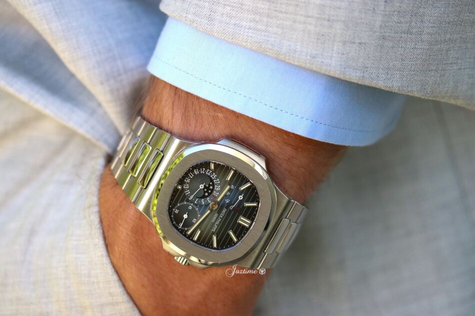 Patek Philippe Nautilus Date Moon Phases Stainless Steel Black Blue Dial 5712 1A 001 BRAND NEW