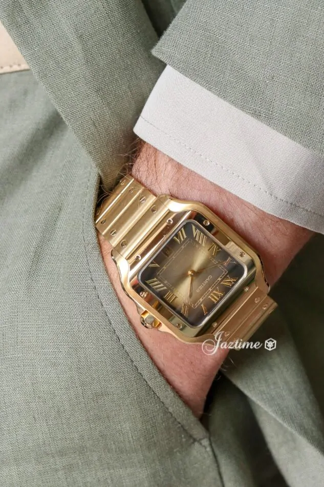 Santos de Cartier Large Yellow Gold Gradated Gold Sunray  display picture 3