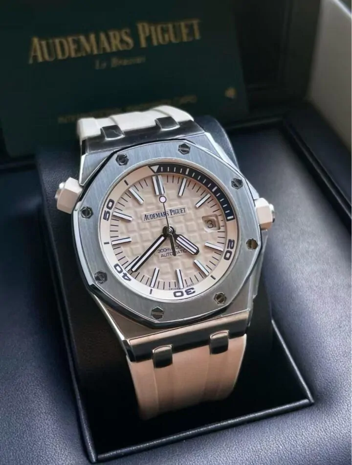 Audemars Piguet Royal Oak Offshore Diver 15710ST.OO.A085CA.01